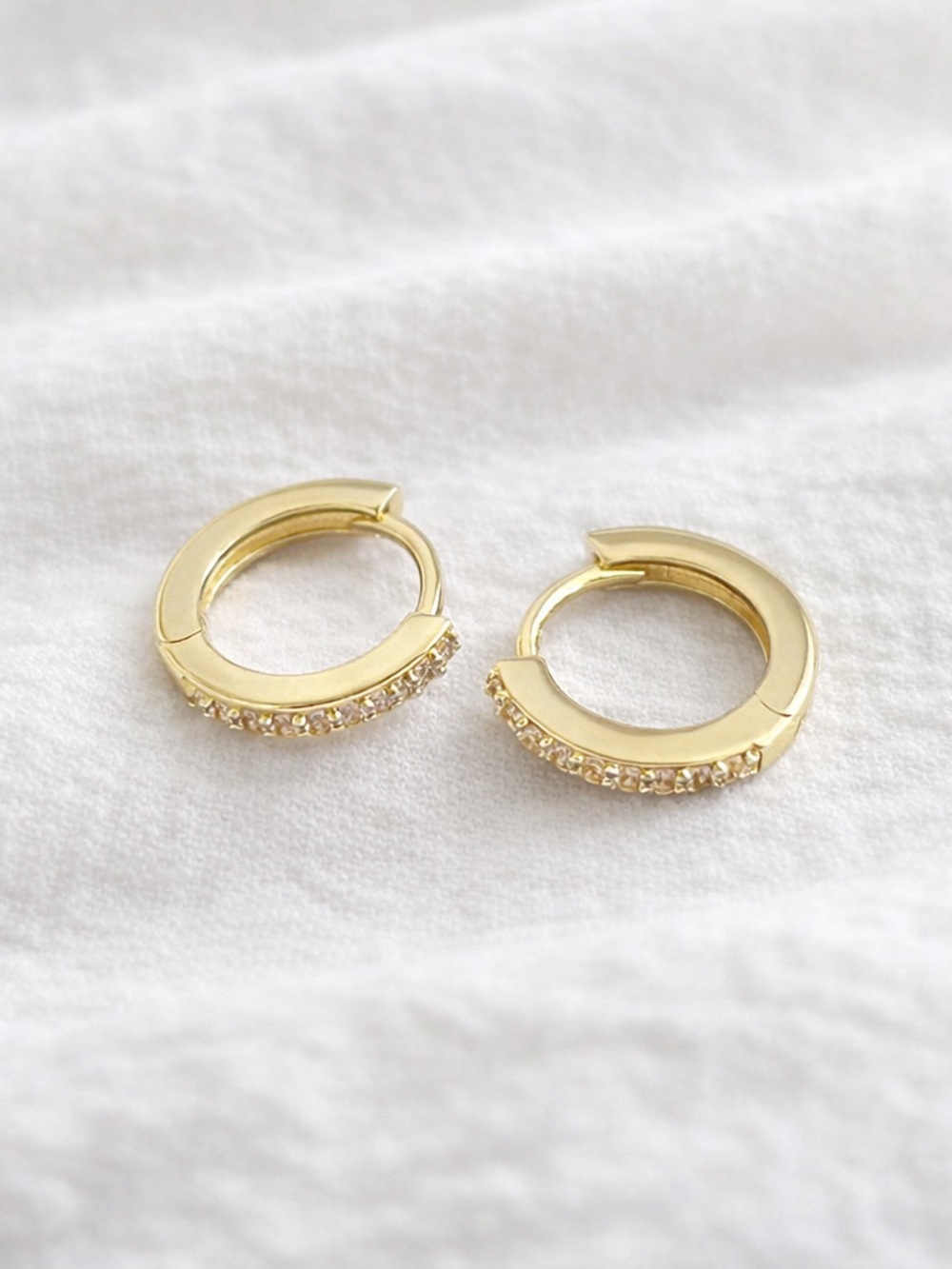 14k Gold plated cubic zirconia Huggies hoop earrings - Picture 5 of 5
